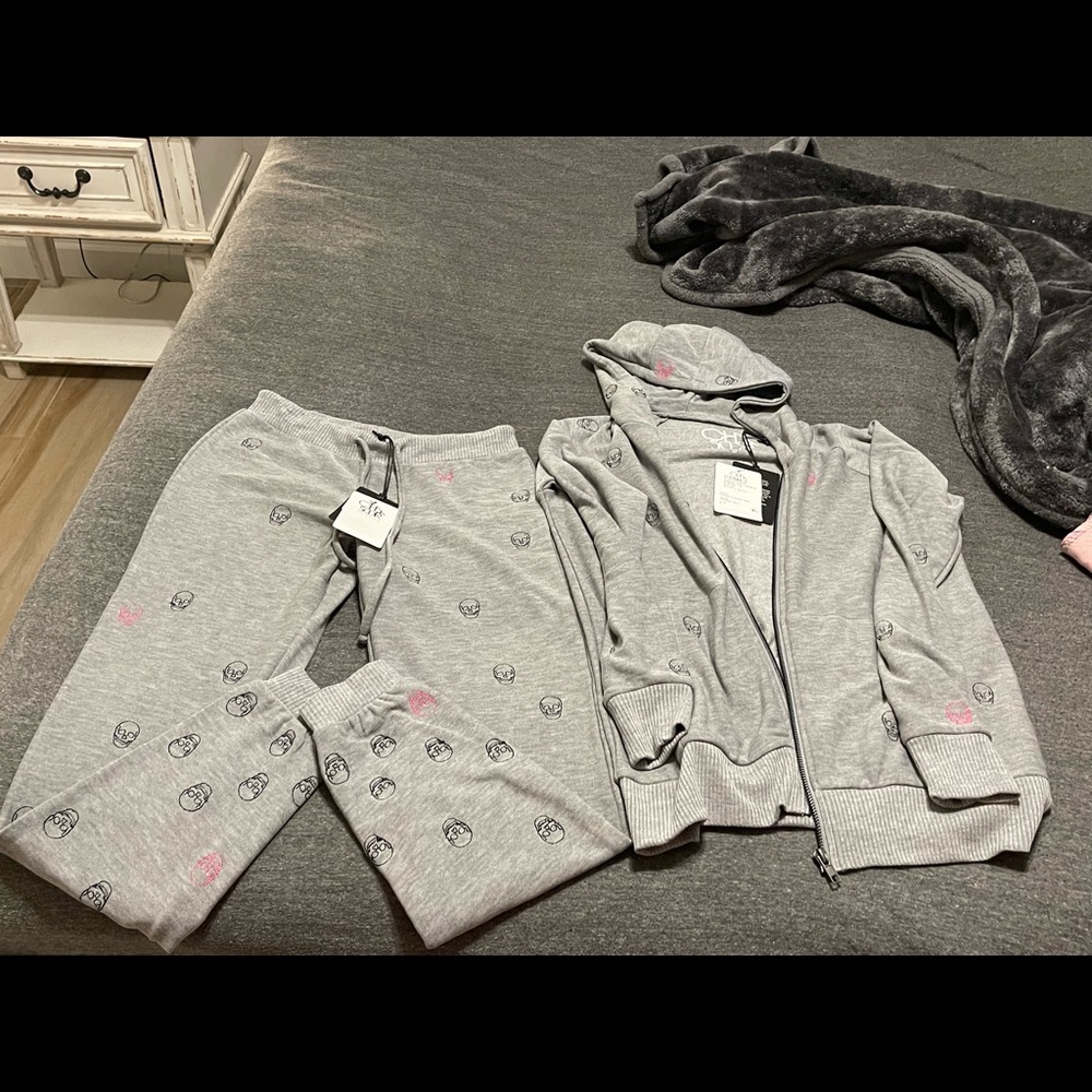 CHASER Skull Hoodie and Jogger Set Sz Small